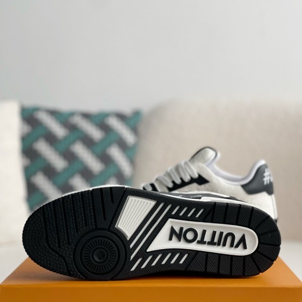 LOUIS VUITTON TRAINER Sneakers