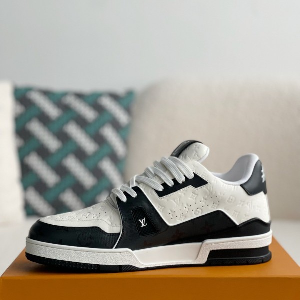 LOUIS VUITTON TRAINER Sneakers