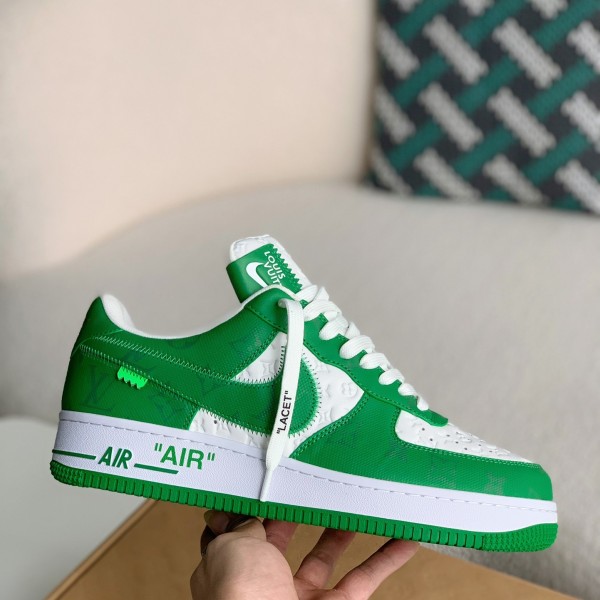LOUIS VUITTON × NIKE AIR FORCE 1 Sneaker