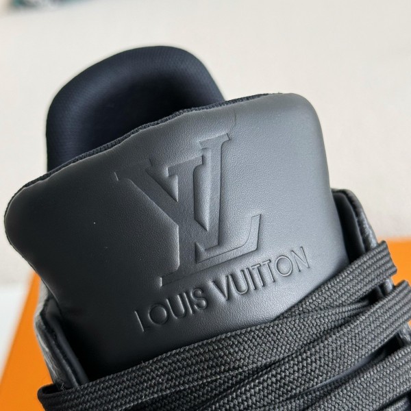 LOUIS VUITTON TRAINER SNEAKERS