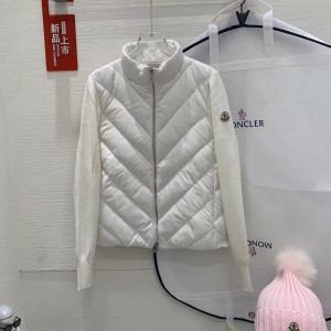 「#3870」Moncler new women's V-pattern stitching knitted sleeves stand collar down jacket