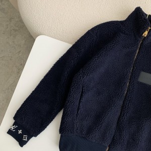 「#3874」Louis Vuitton Embossed leather patch long-sleeve fleece jacket