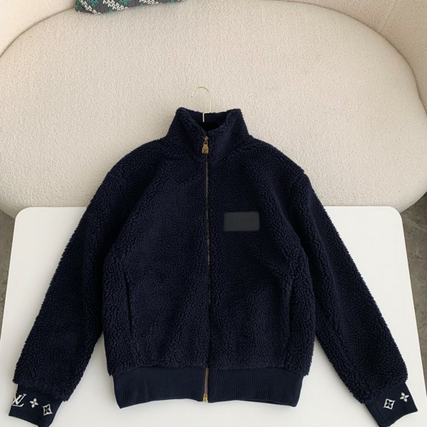「#3874」Louis Vuitton Embossed leather patch long-sleeve fleece jacket