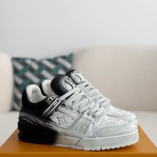 「#3893」 LOUIS VUITTON TRAINER SNEAKERS