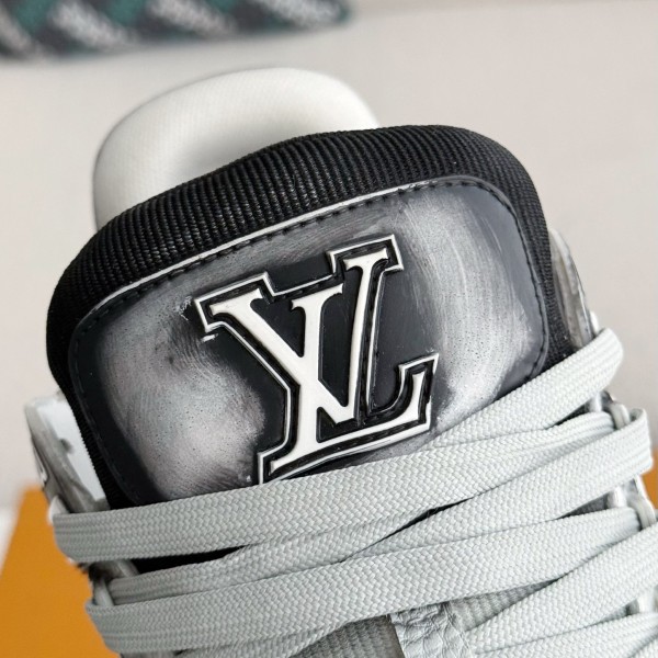 LOUIS VUITTON TRAINER SNEAKERS