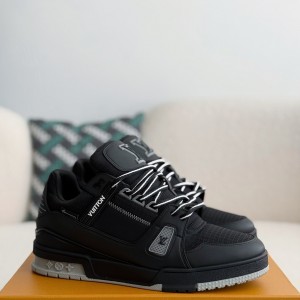 「#3905」 LOUIS VUITTON TRAINER SNEAKERS