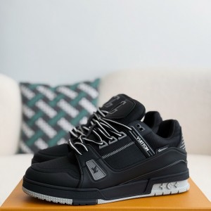 「#3905」 LOUIS VUITTON TRAINER SNEAKERS