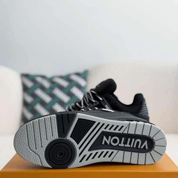 LOUIS VUITTON TRAINER SNEAKERS