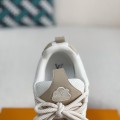「#945」LOUIS VUITTON Skate Sneakers