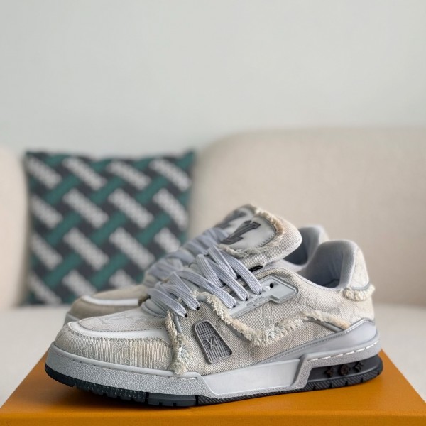 LOUIS VUITTON TRAINER SNEAKERS