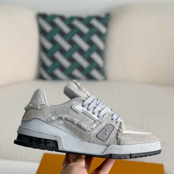 LOUIS VUITTON TRAINER SNEAKERS