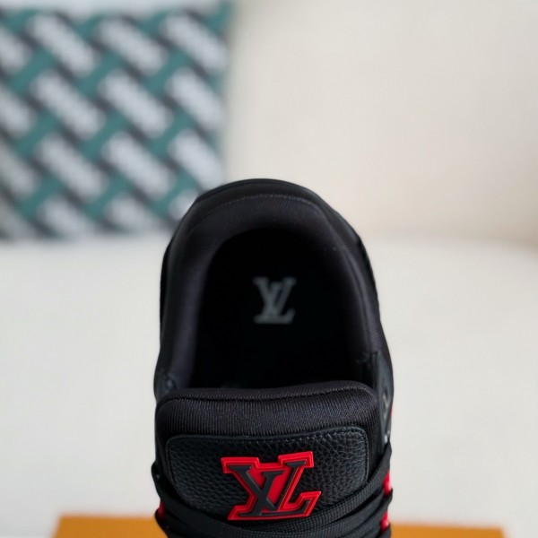 LOUIS VUITTON TRAINER SNEAKERS