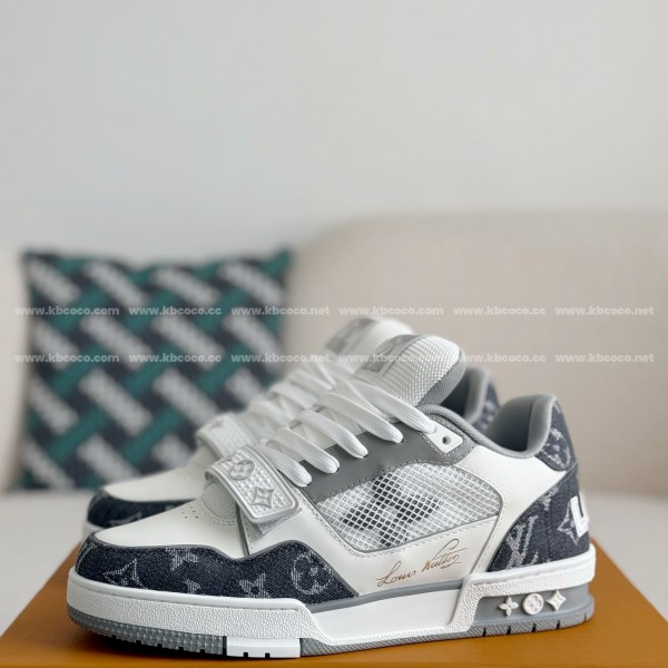 LOUIS VUITTON TRAINER SNEAKERS
