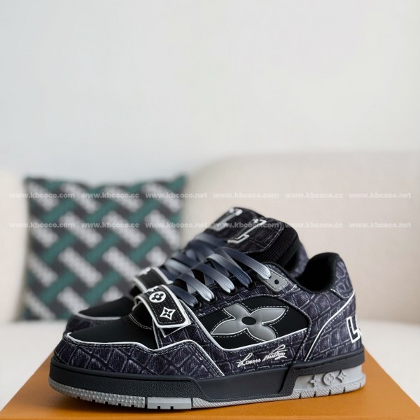 LOUIS VUITTON TRAINER SNEAKERS