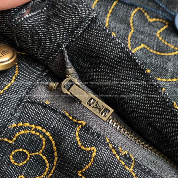 Louis Vuitton  Costumes