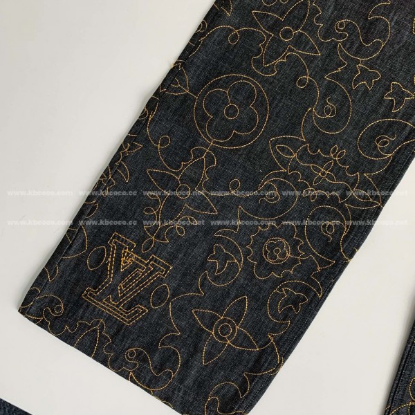Louis Vuitton  Costumes