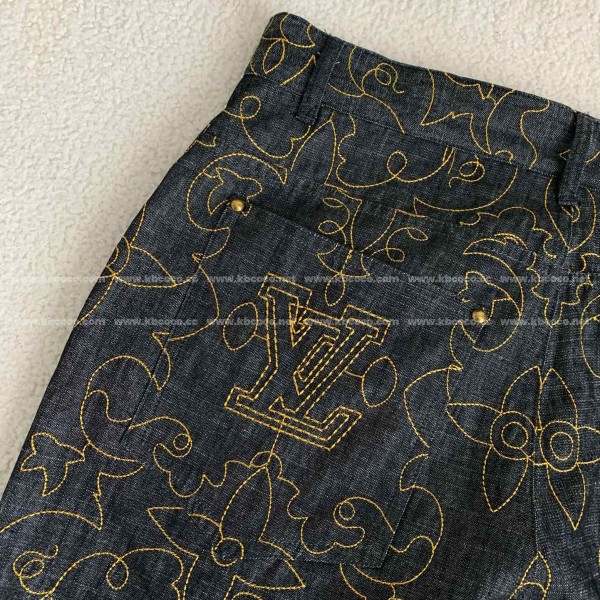 Louis Vuitton  Costumes