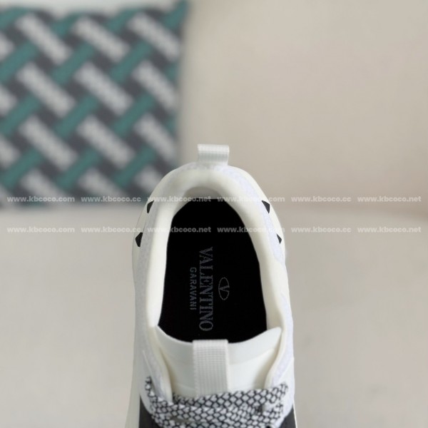 Valentino Garavani True Act Casual Shoes