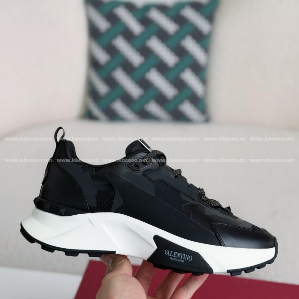 Valentino Garavani True Act Casual Shoes