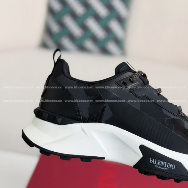 Valentino Garavani True Act Casual Shoes