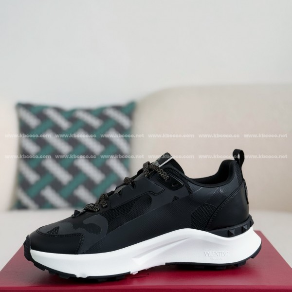 Valentino Garavani True Act Casual Shoes
