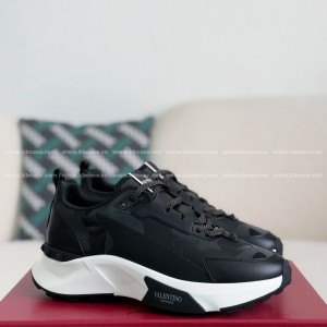 「#3982」Valentino Garavani True Act Casual Shoes