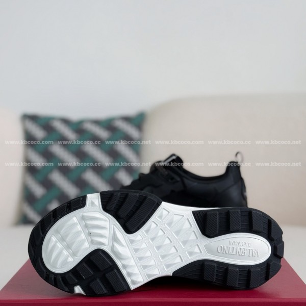 Valentino Garavani True Act Casual Shoes