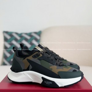 「#3984」Valentino Garavani True Act Casual Shoes
