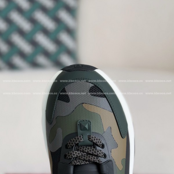 Valentino Garavani True Act Casual Shoes