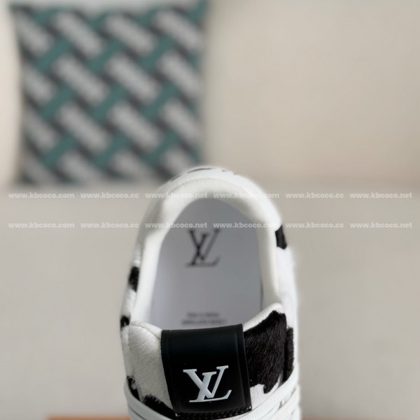 LOUIS VUITTON TRAINER SNEAKERS