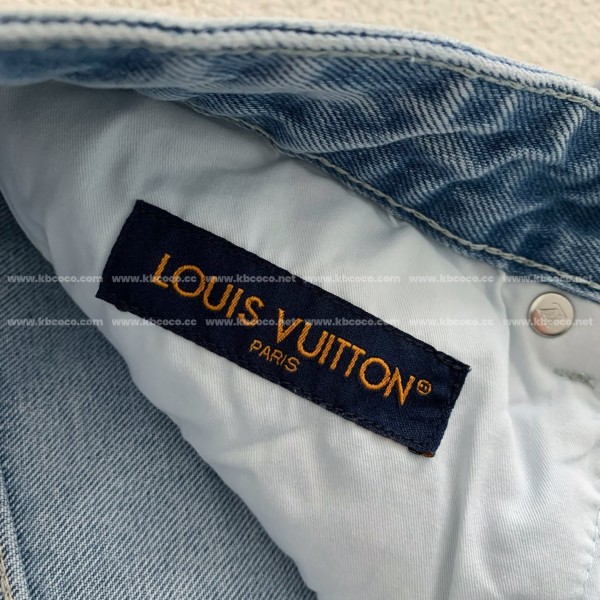 Louis Vuitton  Costumes