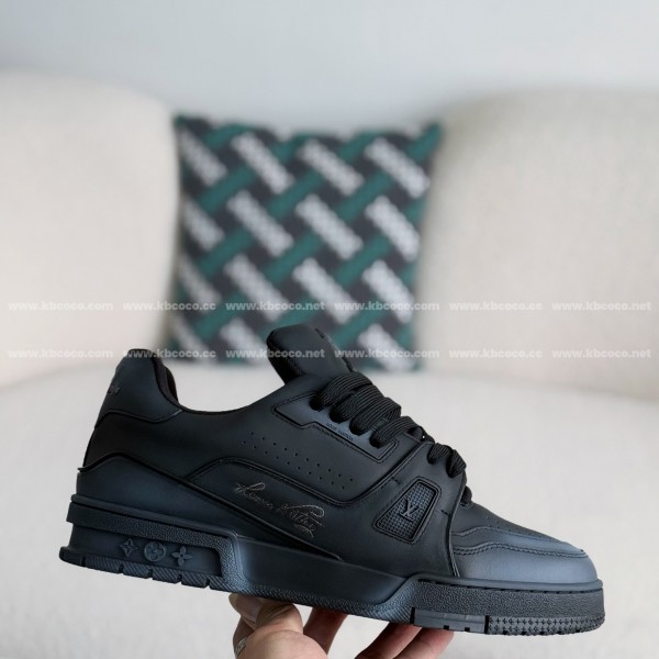 LOUIS VUITTON TRAINER SNEAKERS