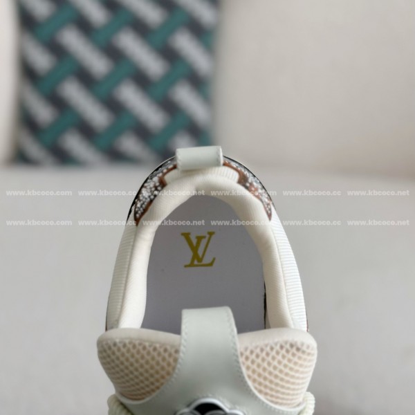 LOUIS VUITTON SKATE SNEAKERS