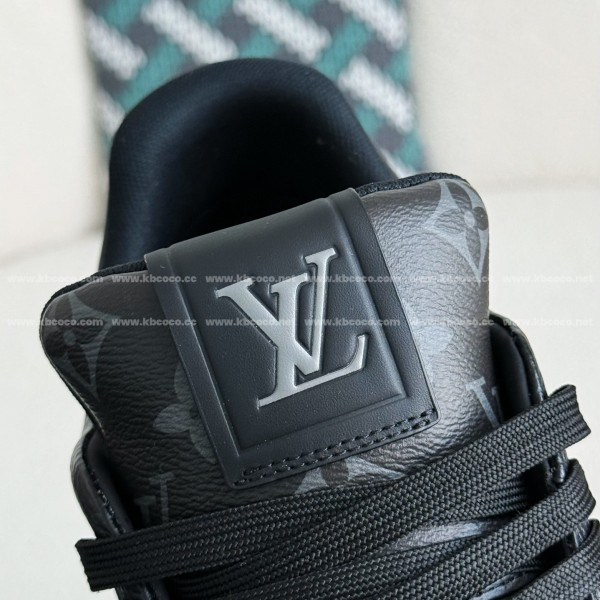 LOUIS VUITTON TRAINER SNEAKERS