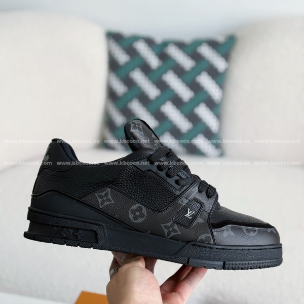 LOUIS VUITTON TRAINER SNEAKERS