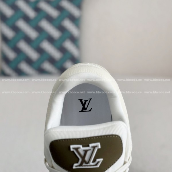 LOUIS VUITTON RUNNER TATIC SNEAKERS