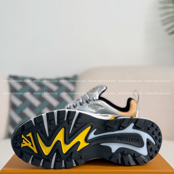 LOUIS VUITTON RUNNER SNEAKERS