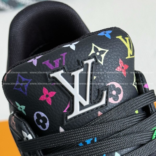 LOUIS VUITTON SNEAKERS