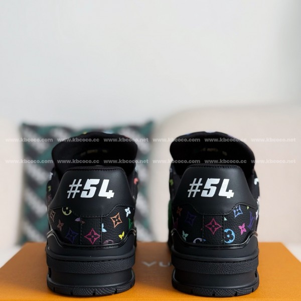 LOUIS VUITTON SNEAKERS