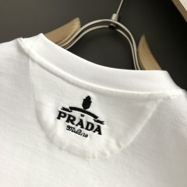 Prada SpringSummer White Pocket Letter Leather Fusion Metal Triangle Logo T-shirt
