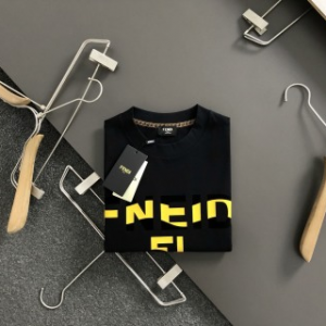 「#4251」Fendi Spring and Summer Black Letter Deconstruction Printed T-shirt