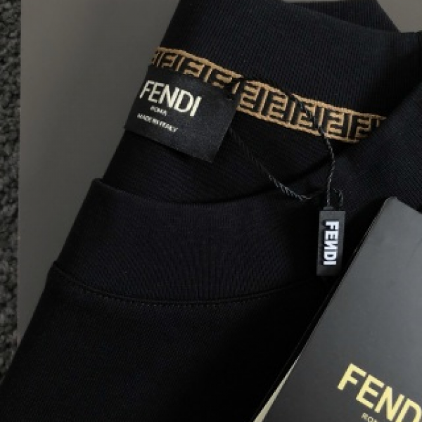 Fendi Spring and Summer Black Letter Deconstruction Printed T-shirt