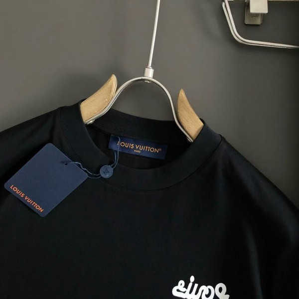 Louis Vuitton SpringSummer Black Letters Front and Back Echo Letters Offset Printed T-shirt