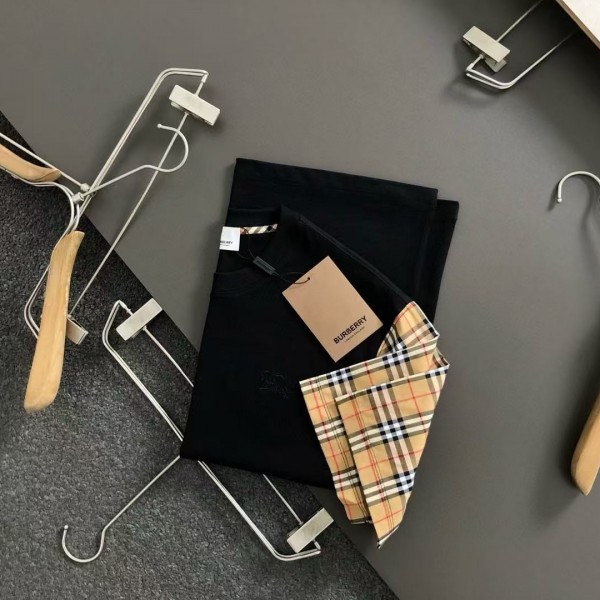 Burberry Black plaid embroidery combines knight embroidery exquisite craftsmanship T-shirt