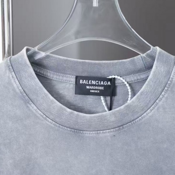 Balenciaga SpringSummer New Joint Lettering Distressed Graffiti Printed T-shirt