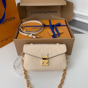 「#1137」Louis Vuitton counter classic hot selling Pochette Métis East West bag M22942, 21.5 * 13.5 * 6cm