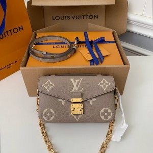 「#1138」Louis Vuitton counter classic hot selling Pochette Métis East West bag M23081, 21.5 * 13.5 * 6cm