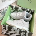 「#4424」Off-White Arrow-Pattern Brushed Leather Sneakers