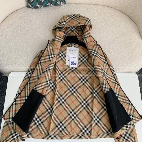 Burberry Zipper jacket