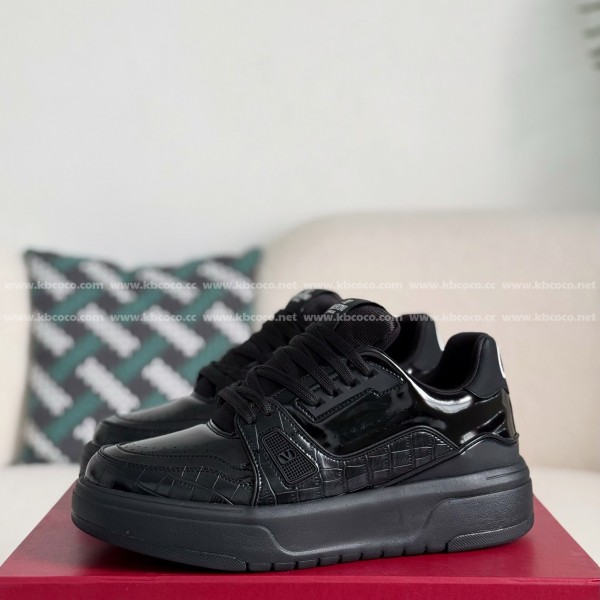 Valentino Garavani Leather Casual Shoes